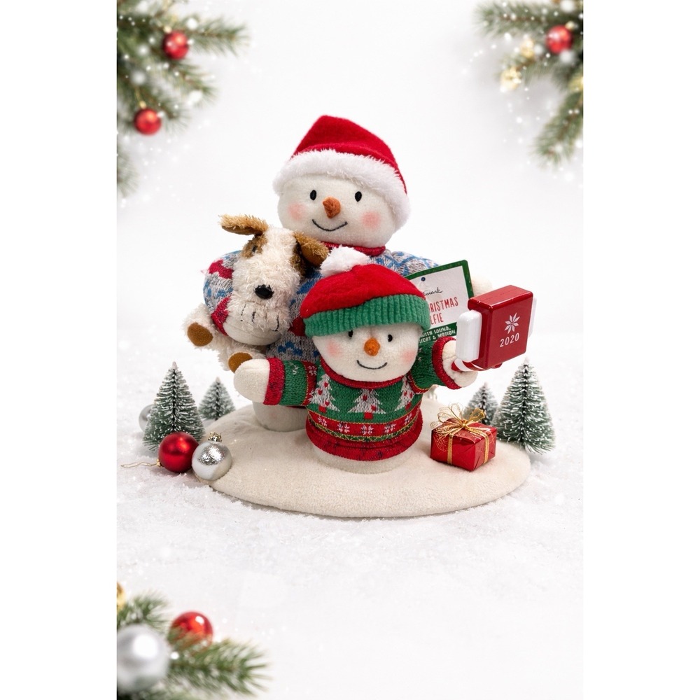 Hallmark "Cozy Christmas Selfie" Plush With Sound, Light & Motion‎ 2020